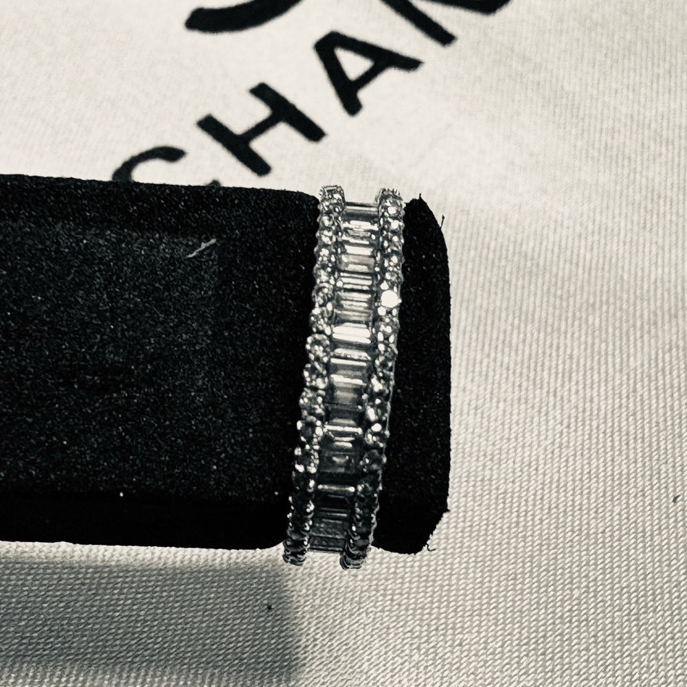 Diamond ring. Real natural diamonds. Excellent cut and clarity.